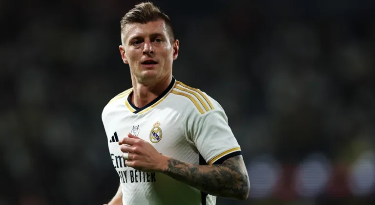 Ancelotti abre o jogo sobre aposentadoria de Kroos no Real Madrid
