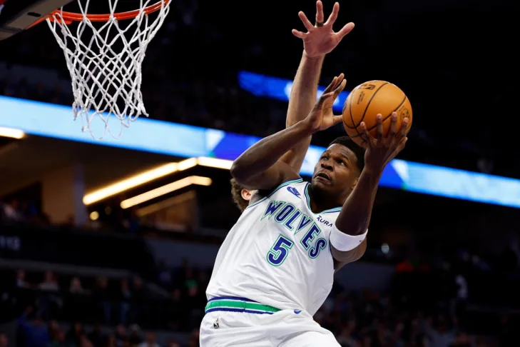 NBA: Anthony Edwards dá susto, mas comanda vitória dos Timberwolves sobre os Pacers NBA: Anthony Edwards dá susto, mas comanda vitória dos Timberwolves sobre os Pacers