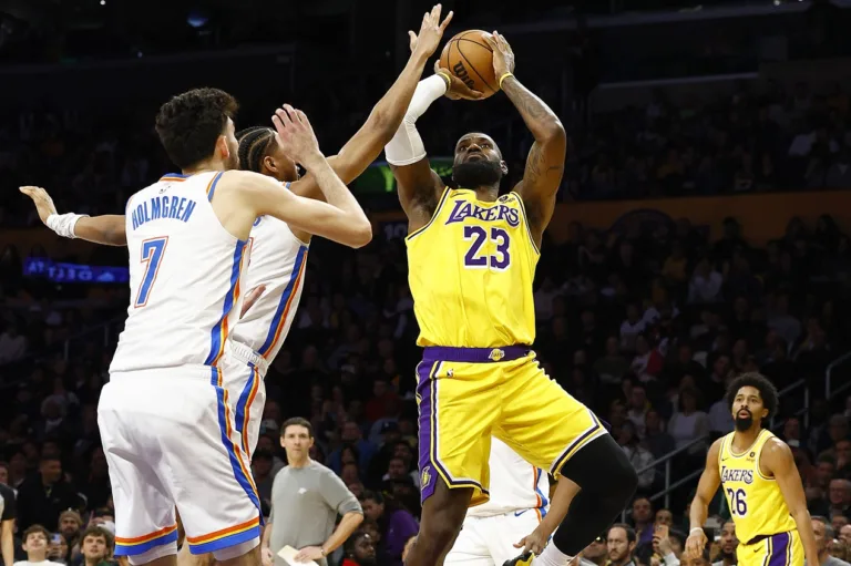 76ers, Lakers, Warriors e mais: confira os jogos da NBA hoje (06)