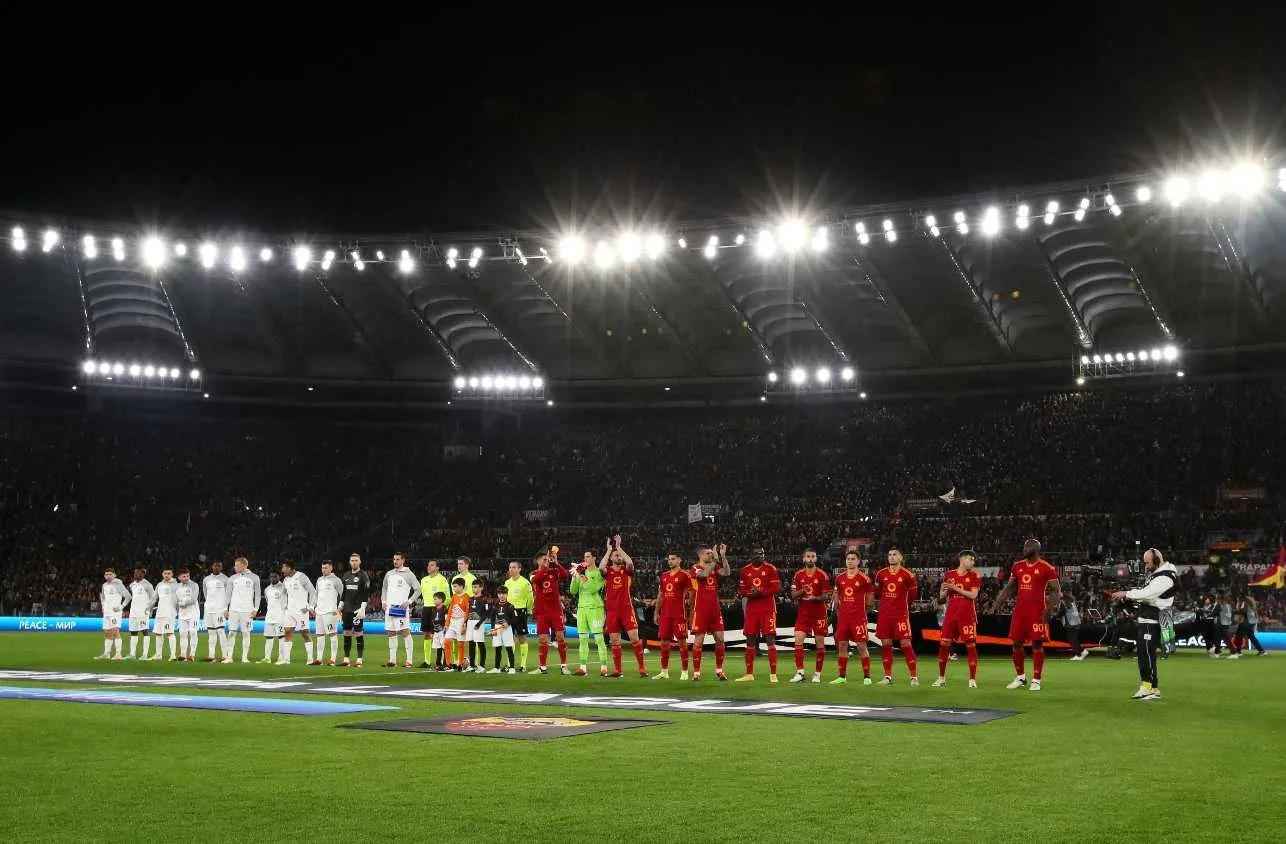 Torcedores são esfaqueados em jogo entre Roma e Brighton