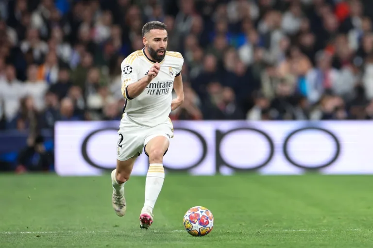 Real Madrid renova com jovem lateral com “status de sucessor” de Carvajal