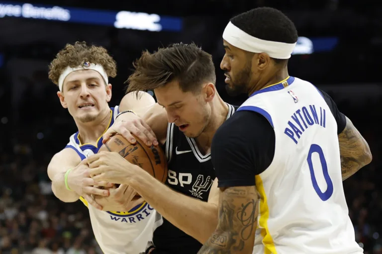NBA: sem Curry, Warriors batem os Spurs fora de casa