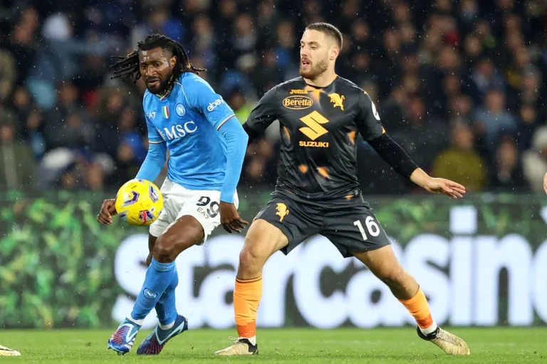 Napoli tropeça e empata contra o Torino em casa no Campeonato Italiano