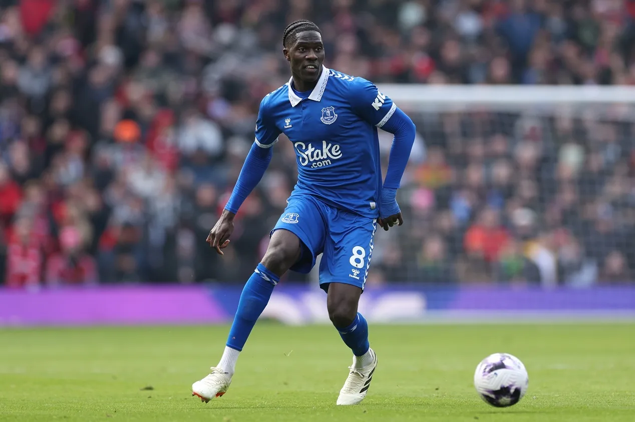 Barcelona pode oferecer quatro jogadores por promessa da Premier League