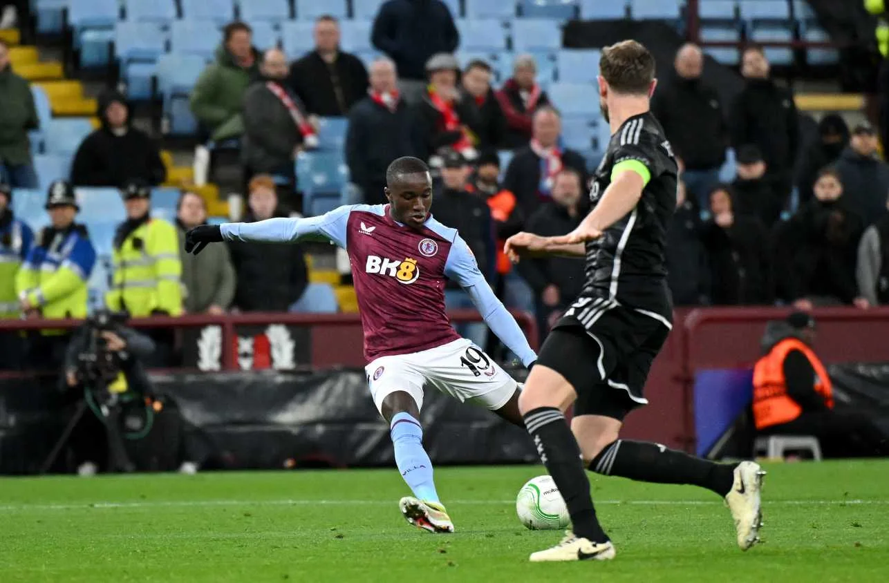 Aston Villa goleia o Ajax e conquista classificação na Conference League