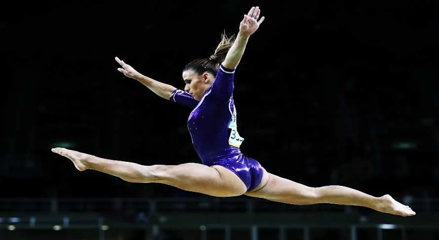 Jade Barbosa é campeã no solo e leva ouro no Mundial da Turquia