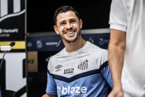 Giuliano tem futuro definido na escalação de Carille no Santos; entenda