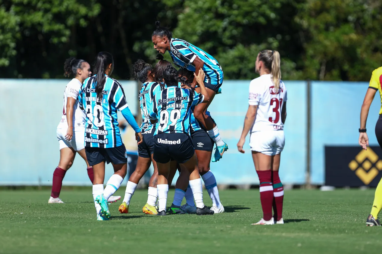 Grêmio leva susto, mas garante vitória contra Fluminense no Brasileirão Feminino