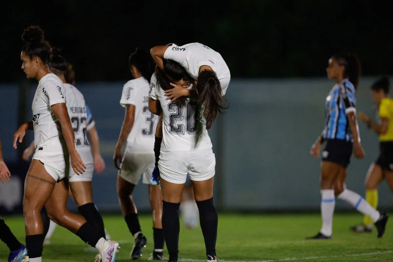 Brasileirão Feminino: vitória sobre o Grêmio não esconde atuação irregular do Corinthians