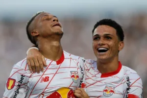 Gustavo Neves exalta o Santos antes de duelo no Paulistão: “Uma das grandes equipes do país”