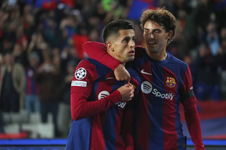 Deco destaca dupla na qual o Barcelona deseja manter no elenco