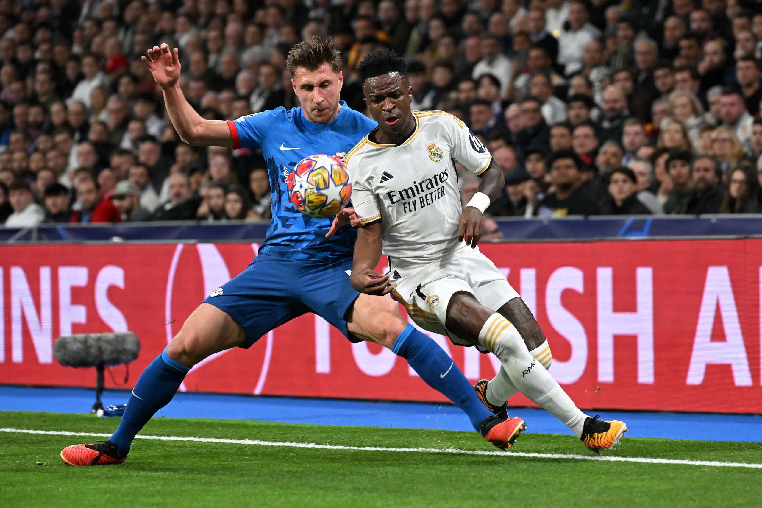 Mídia espanhola contra Vinícius Júnior às vésperas da chegada de Mbappé 