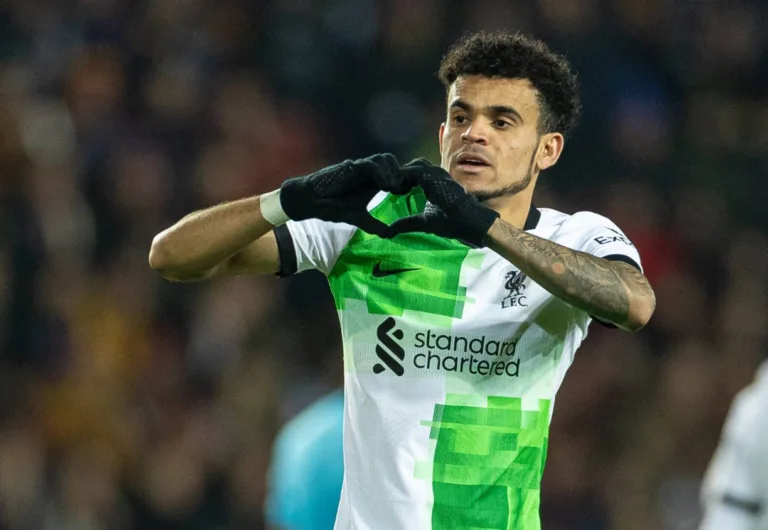 PSG considera Luis Díaz um possível substituto de Mbappé 