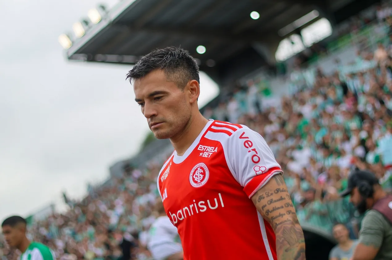 Baldasso aponta candidato a sair do time do Internacional: “Há três jogos não joga nada”