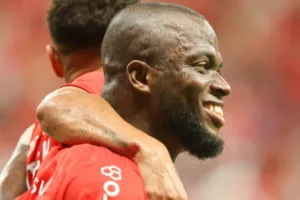 Valencia, Borré ou Alario: Baldasso crava melhor atacante do Internacional