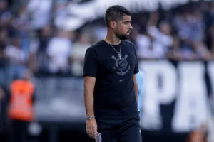 Ivan Moré avalia eliminação do Corinthians no Paulistão: “Os grandes responsáveis”