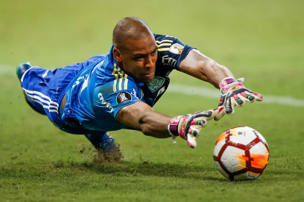 13 jogadores do futebol brasileiro que estão na várzea hoje