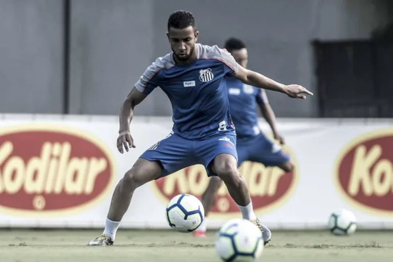 Sormani detona jogador do Palmeiras emprestado ao Santos: “Sem sentido”