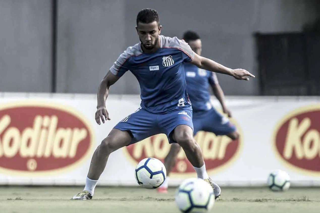 Sormani detona jogador do Palmeiras emprestado ao Santos: “Sem sentido”