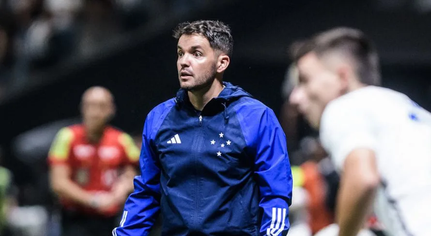 Larcamón avalia recuperação do Cruzeiro contra o Atlético-MG