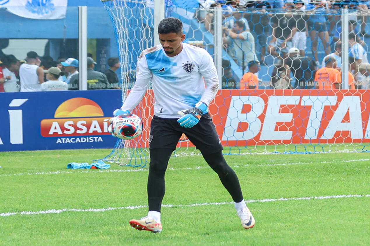 Mercado da bola: Paysandu pode perder goleiro no meio do Brasileirão Série B