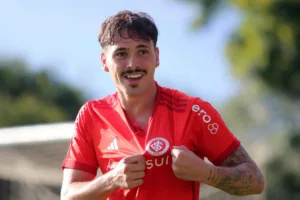Time do Brasileirão Série A prepara proposta por Maurício, do Internacional