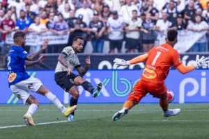 Corinthians vence Santo André e mantém chance por vaga nas quartas do Paulistão