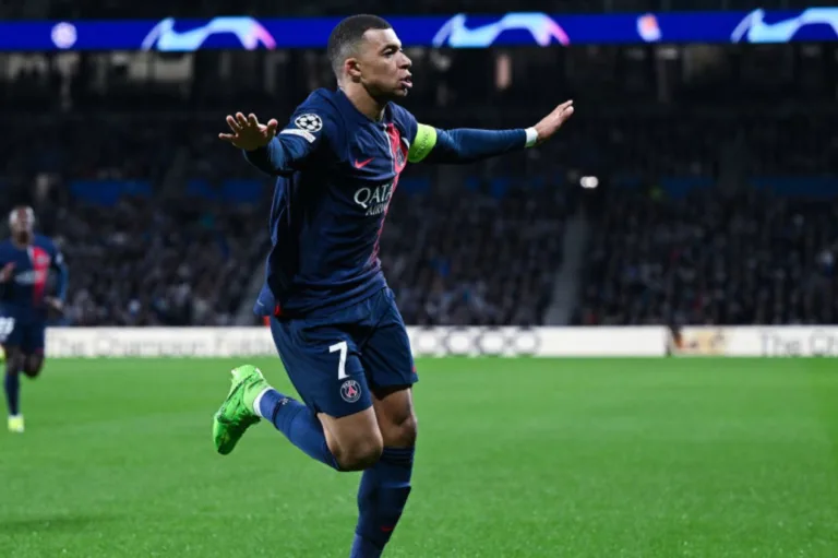 Mbappé, alvo do Real Madrid, tem temporada artilheira em despedida do PSG