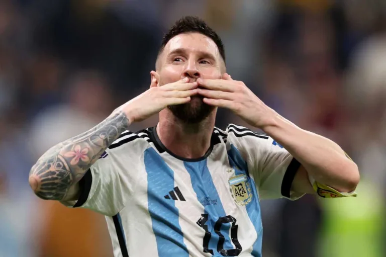 Neto coloca craque brasileiro abaixo do nível de Messi: “Não é”