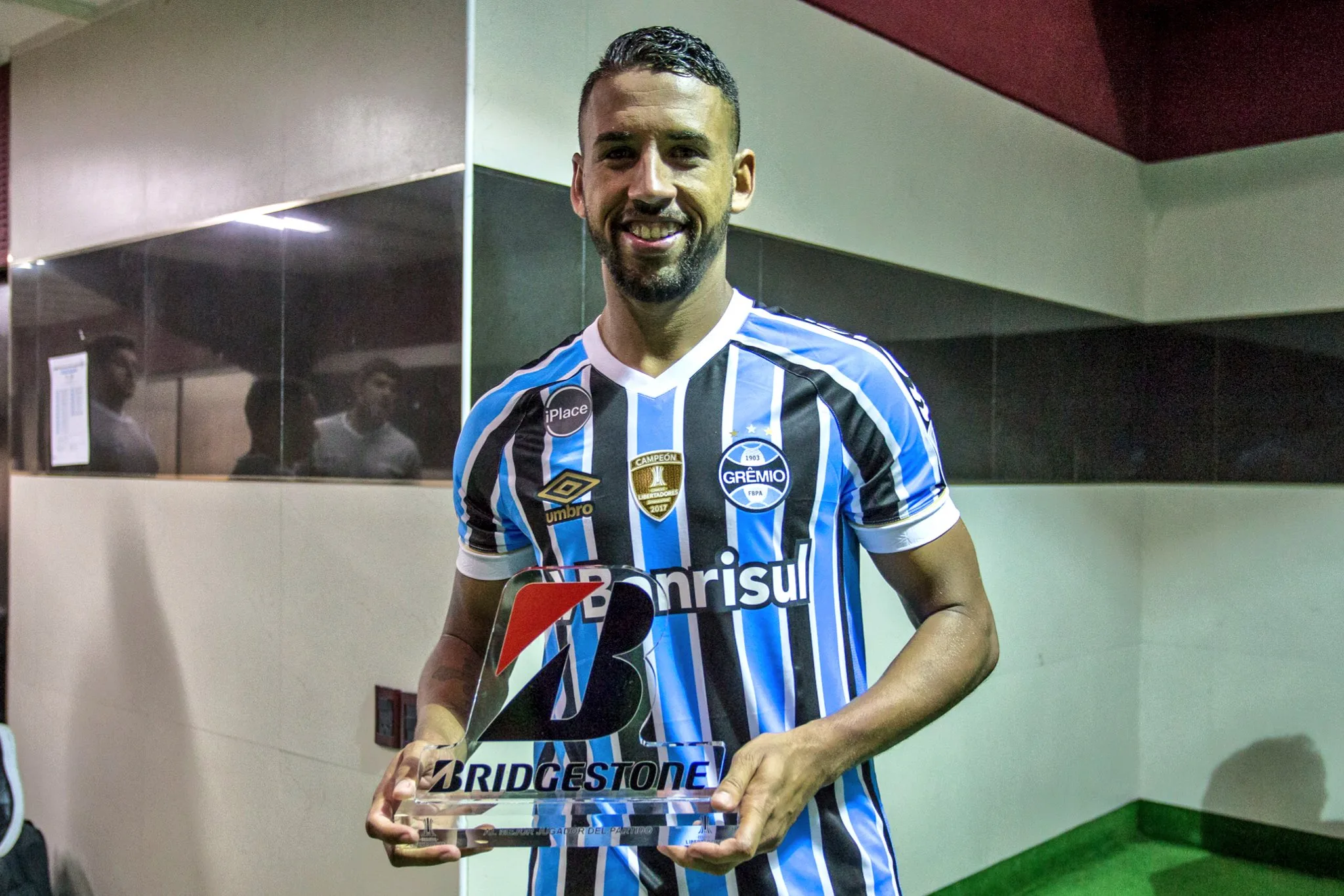 Campeão da Libertadores pelo Grêmio revela depressão: “Tentei tirar minha vida”