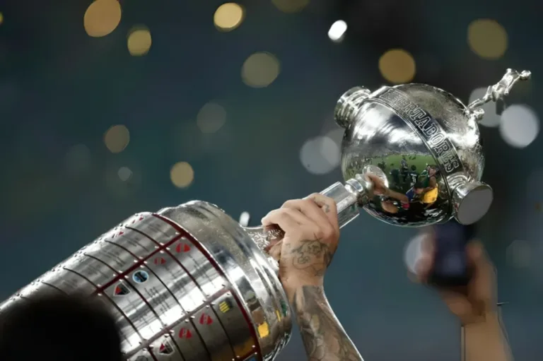 Muller crava favoritos ao título da Libertadores: “Saem na frente”