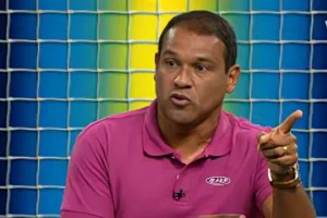 Muller dispara contra técnico do futebol brasileiro: “Fraco”