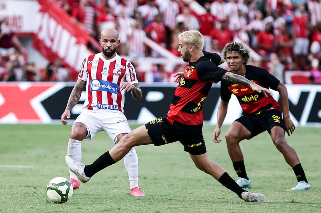 Náutico x Sport: final do Pernambucano tem briga e invasão ao gramado 