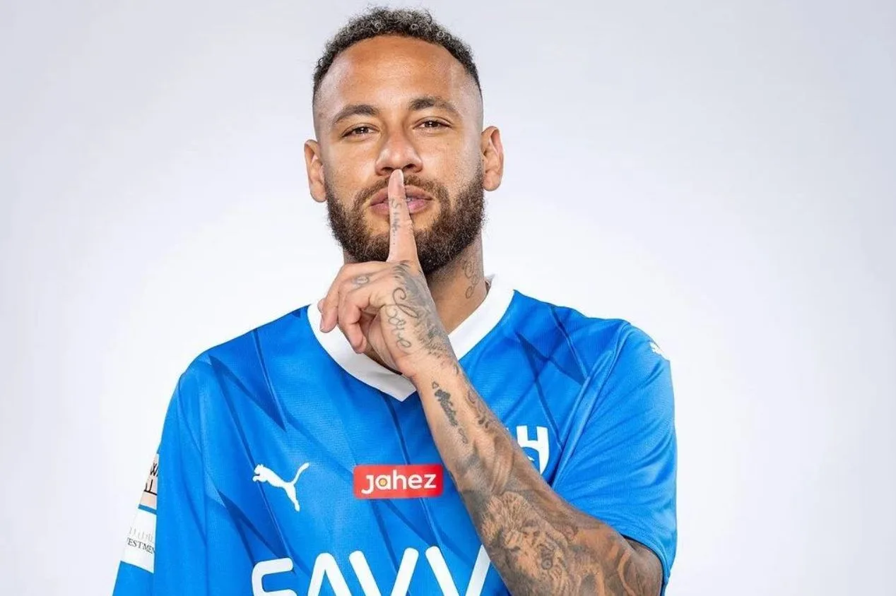 Neymar, lesionado há seis meses, continua sendo exaltado no Al Hilal