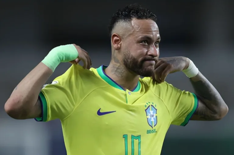 Neymar é “ignorado” em top-10 de melhores jogadores brasileiros da história; veja lista