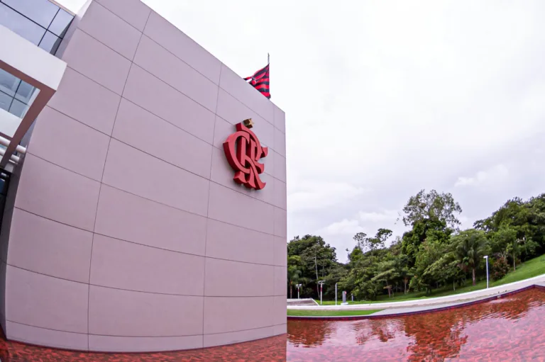 A dor no CT do Flamengo volta à tona com ‘O Ninho: Futebol e Tragédia’ da Netflix