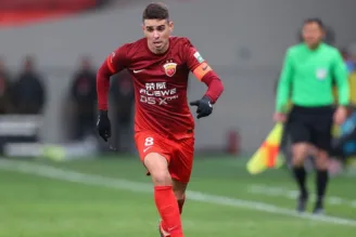 Oscar interessa a Flamengo, Internacional e SPFC