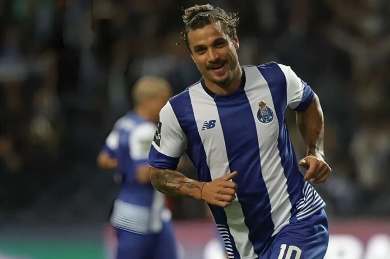 Ex-atacante admite depressão e desabafa: “Estou desesperado”