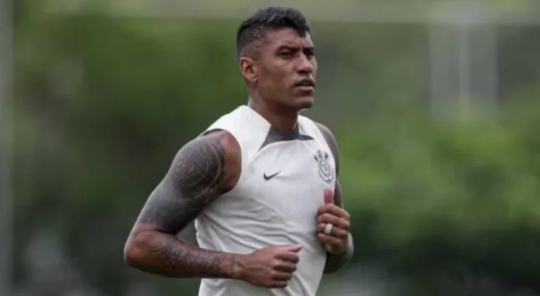 Paulinho se aproxima de retorno ao Corinthians após quase um ano
