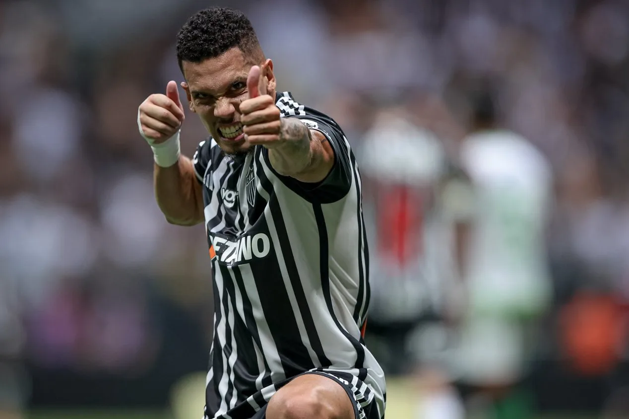 Paulinho desencanta, Atlético-MG bate o América e larga em vantagem na semifinal do Campeonato Mineiro