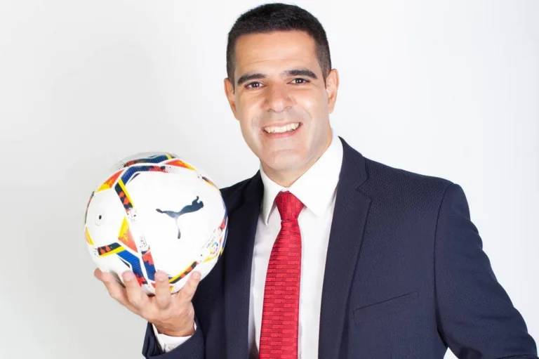 ESPN define narrador titular da Premier League após saída de Paulo Andrade