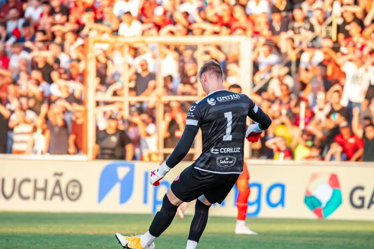Com goleiro Raul, Botafogo chega a 11 reforços para a temporada; veja a lista