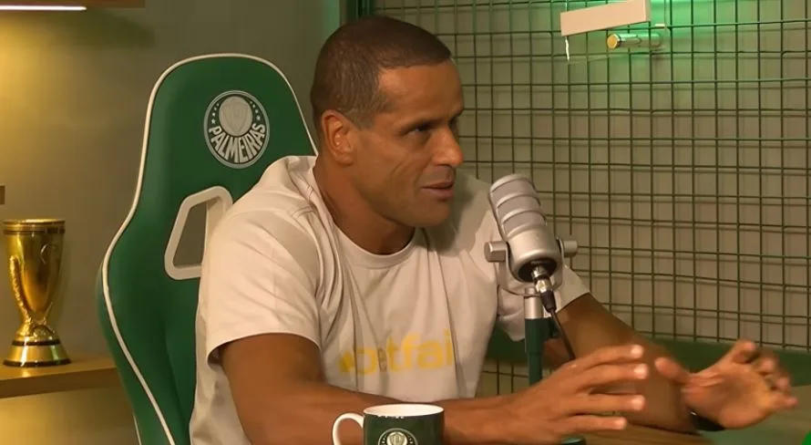 Rivaldo surpreende e revela grande inspiração no futebol