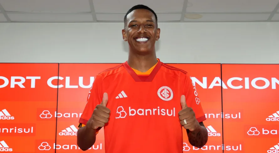 Benja critica zagueiro do Internacional após cavadinha: “É pra quem sabe”