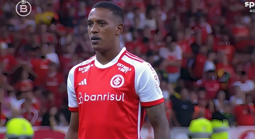 Cobrança de Robert Renan em Internacional x Juventude no Gauchão viraliza; assista