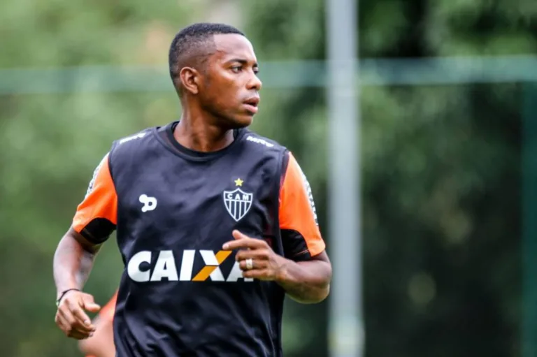 Robinho não pode “repetir” Daniel Alves e pagar fiança para ser solto; entenda