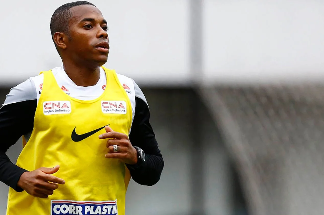 Robinho é preso no litoral de SP e vai cumprir pena por estupro