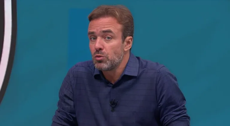 Roger Flores aponta decadência no futebol brasileiro: “Não pega mais time de Série A”