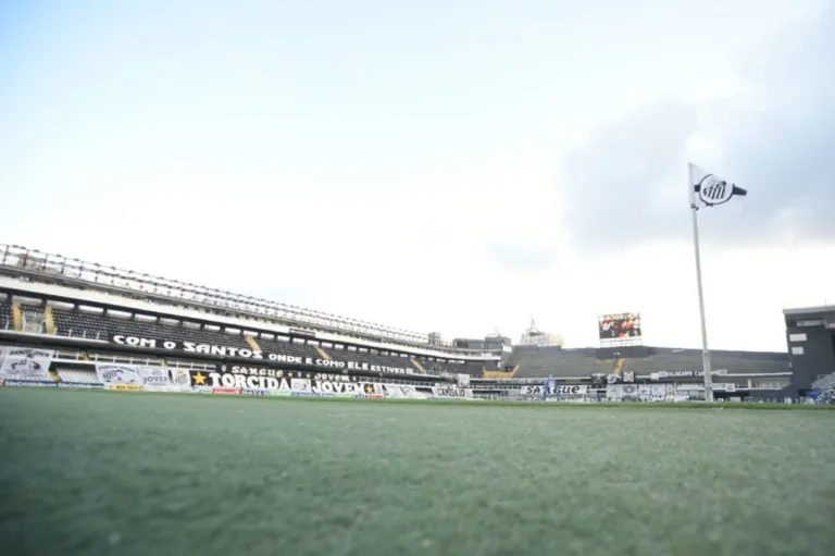 Sormani chama Vila Belmiro de “gaiola” e diz que estádio “não é garantia de nada”