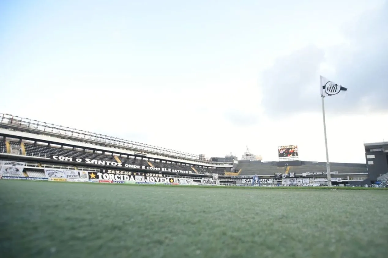 Sormani chama Vila Belmiro de “gaiola” e diz que estádio “não é garantia de nada”